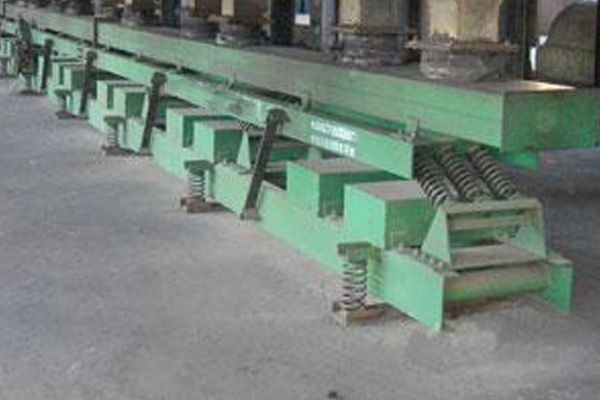 什么是慣性振動(dòng)輸送機(jī)，性能特征概述